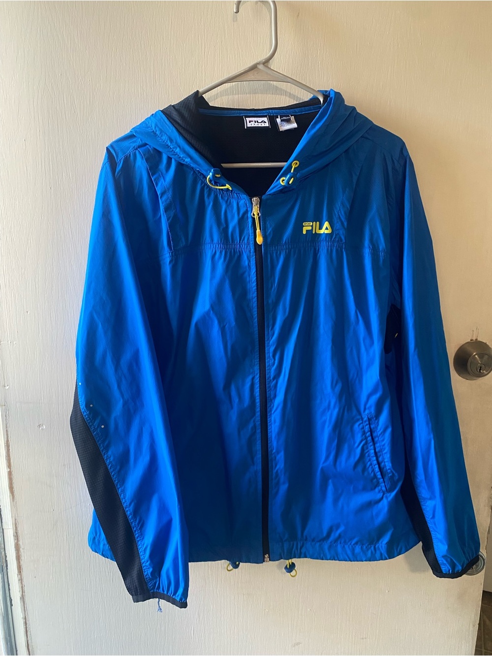 Fila Electric Blue Hooded Windbreaker with Yellow Accents, Wonen’s size XL